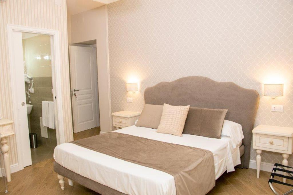 Florita Napoli Hotel Exterior photo